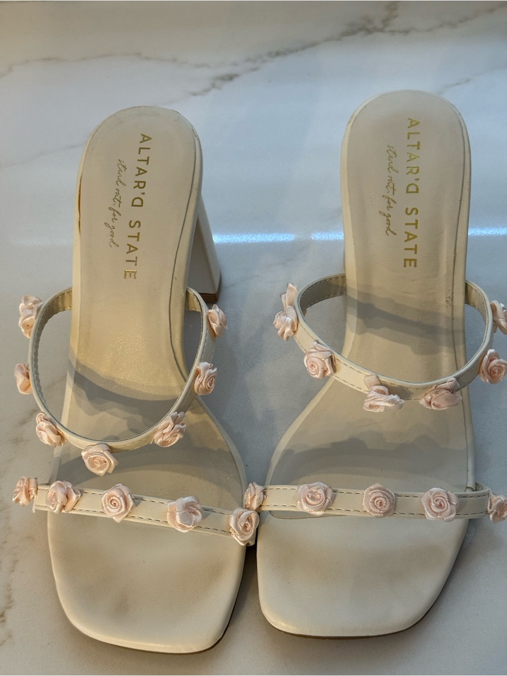 ALTAR'D STATE rosette-adorned block heel sandals size 7